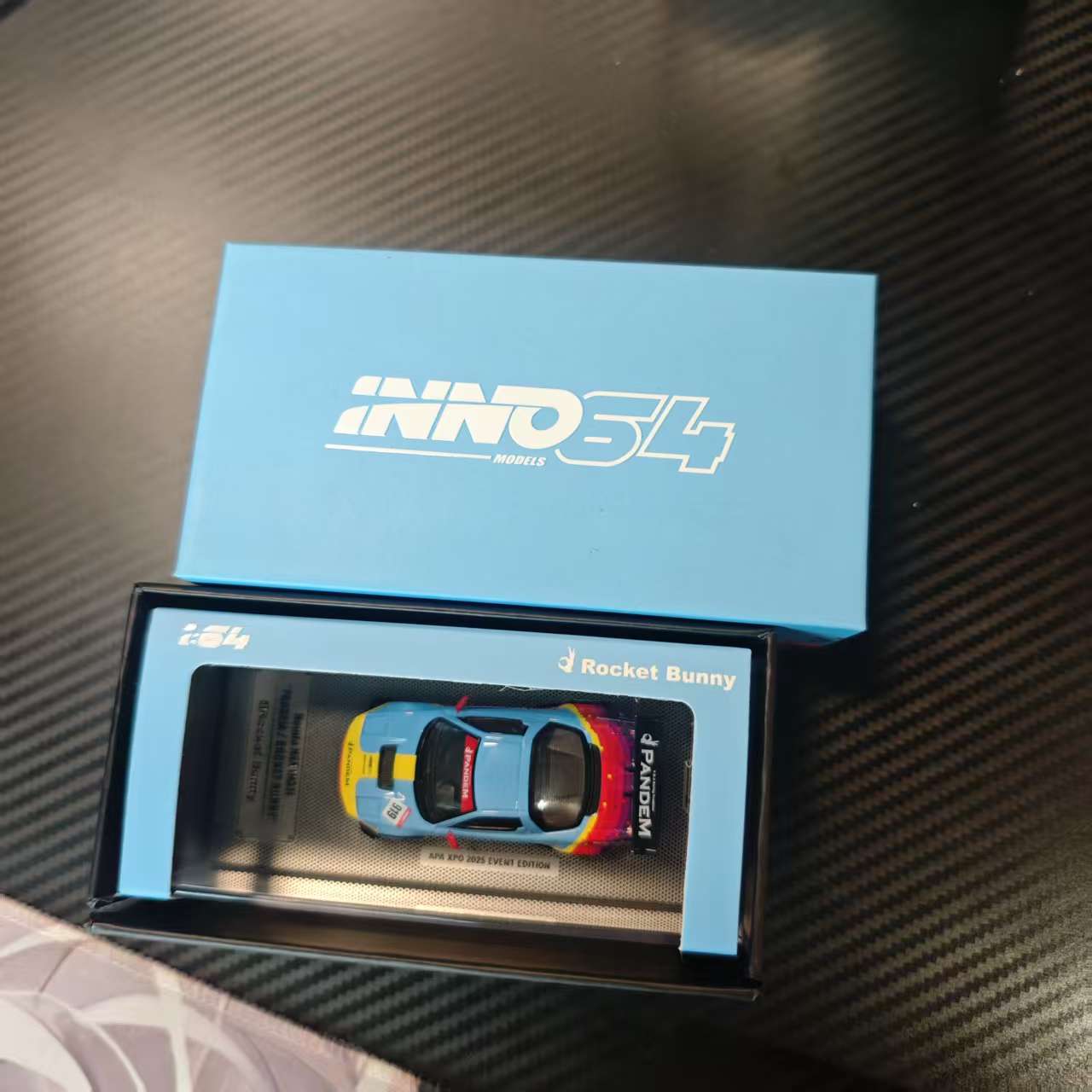 نموذج سيارة INNO64 بمقياس 1:64 - مراجعة Die Cast Car 1 64 وسعره
