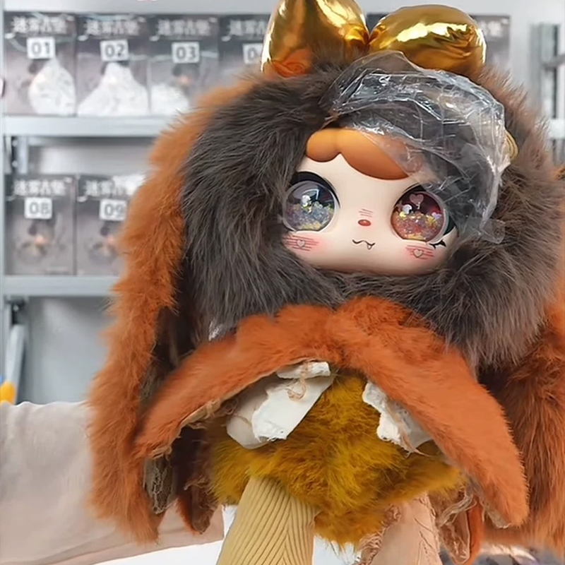 صندوق أعمى من سلسلة قلعة زازا  - مراجعة Vinyl Figure Blank وسعره