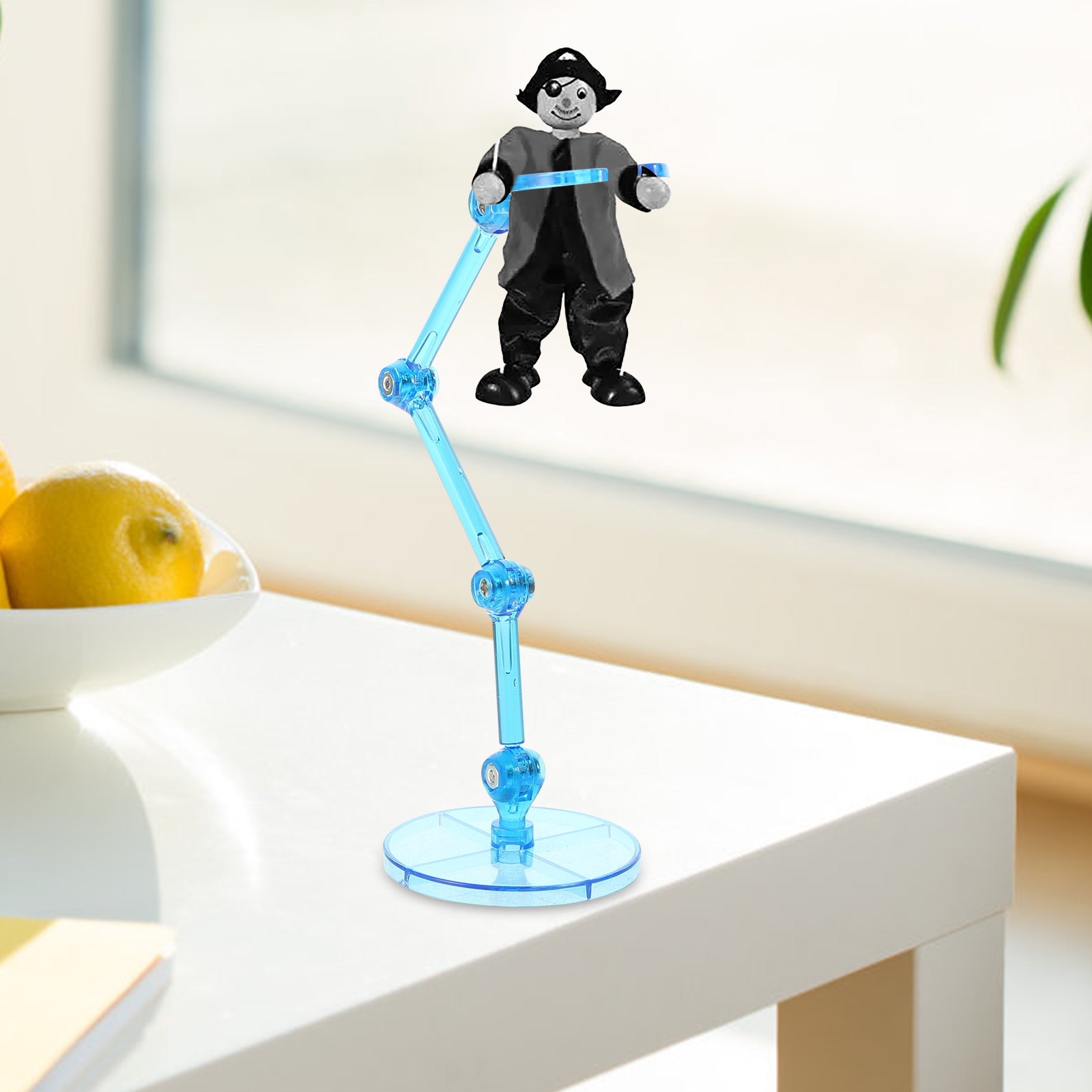 4 قطع من حامل عرض المجسمات الب - مراجعة Action Figure Stand وسعره